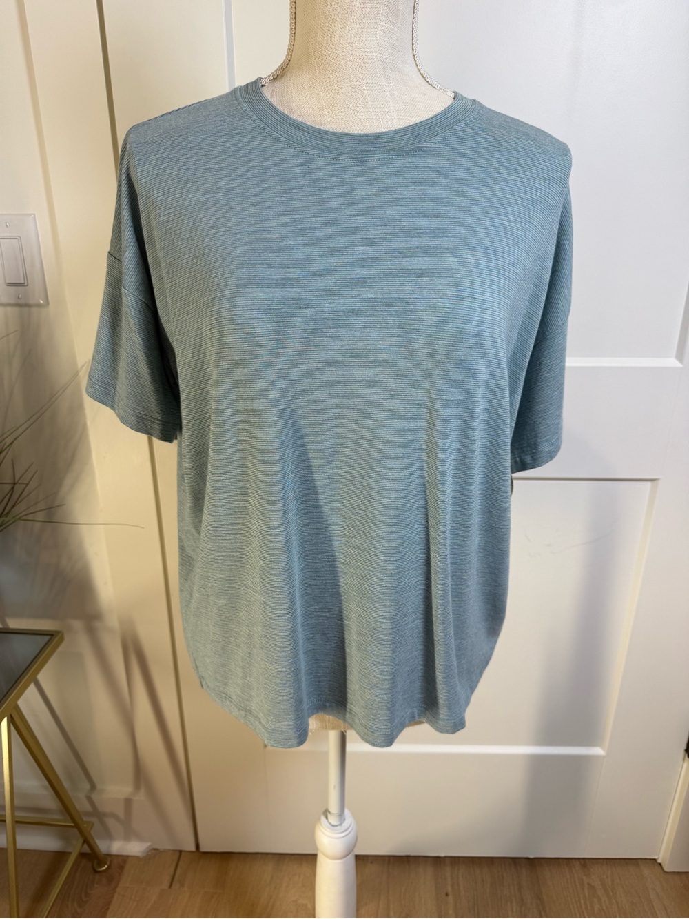 Womens NWT Max Studio Blue Stripe Relaxed Crew Neck Tee | Size Medium